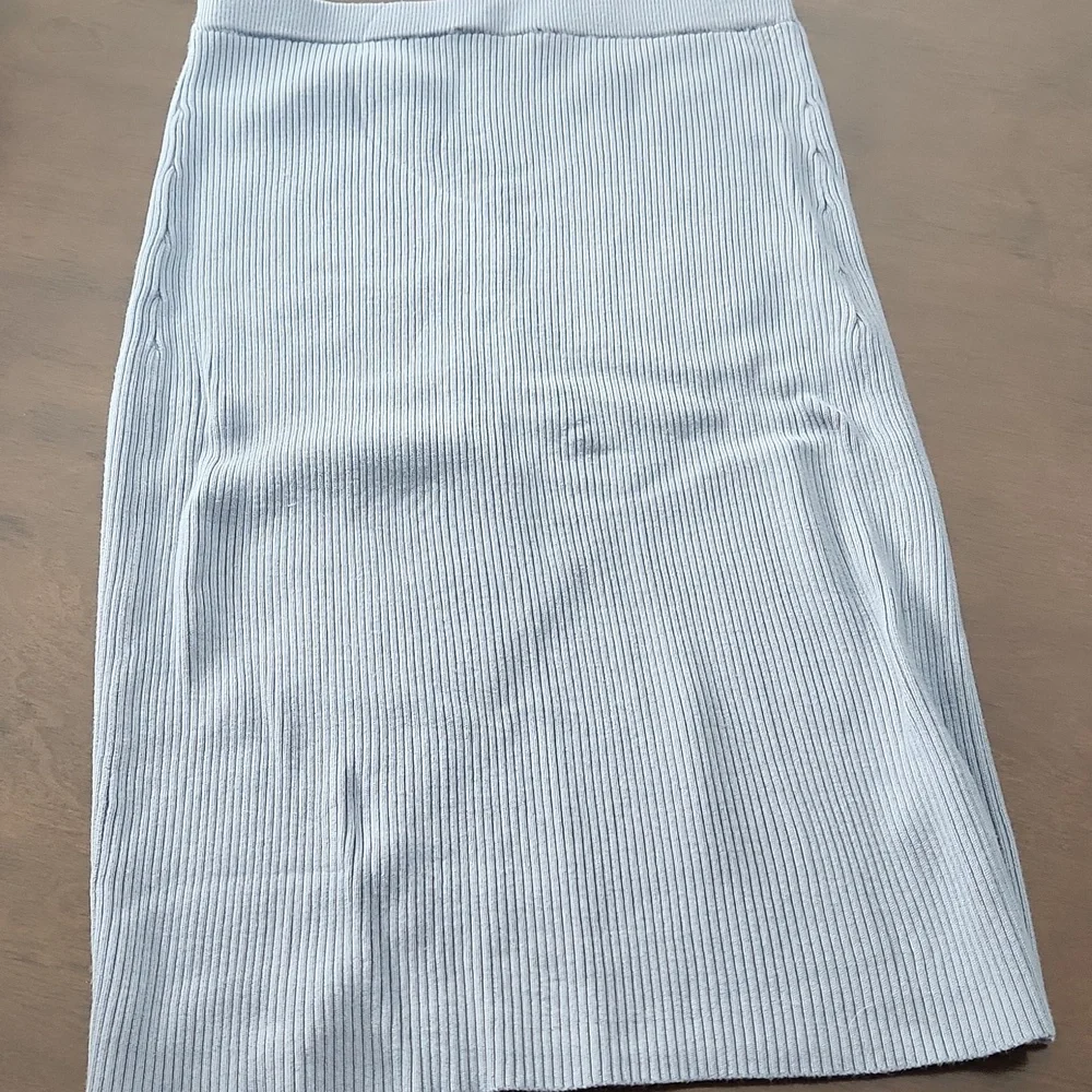 Abercrombie & Fitch Blue Ribbed Knit Midi Skirt Size Small - Picture 2 of 3